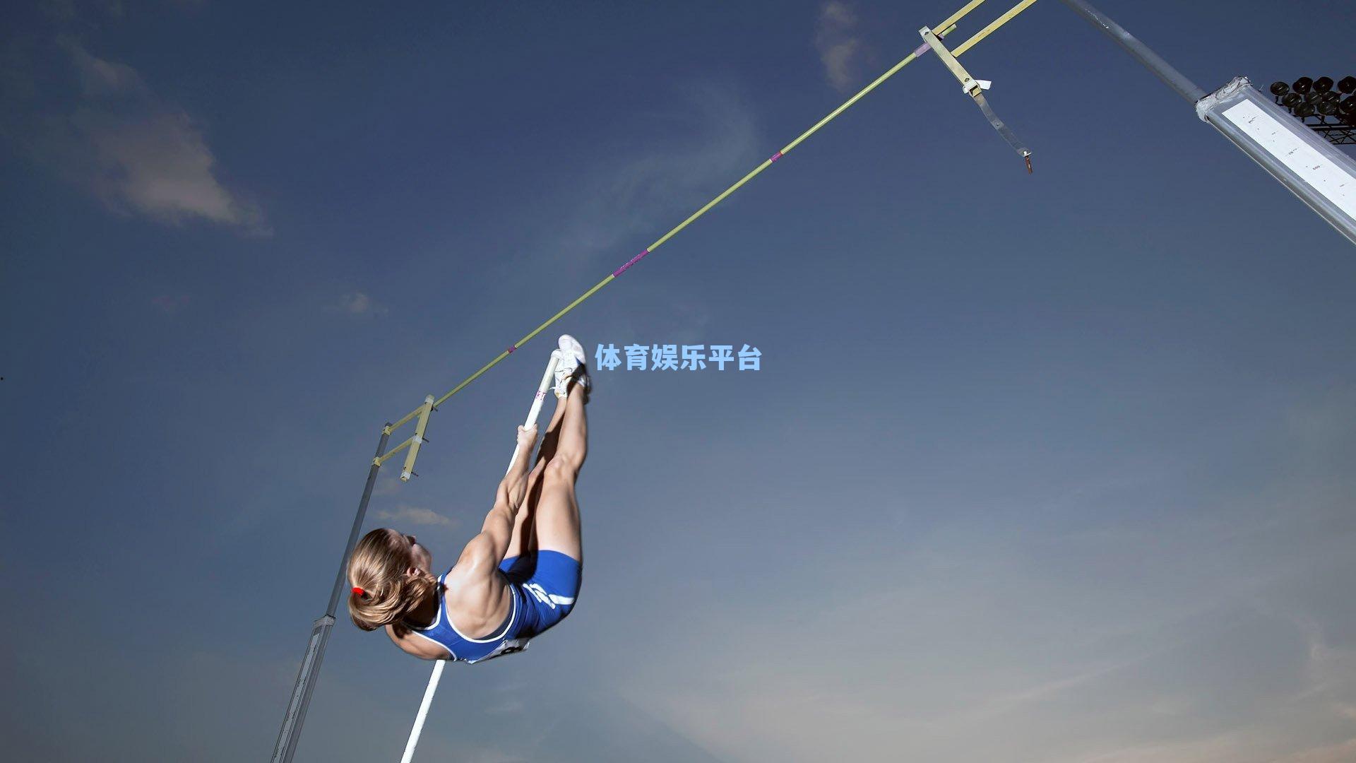 巅峰对决再回首，解析梅西与C罗的全面较量，谁才是足坛更全能王者？