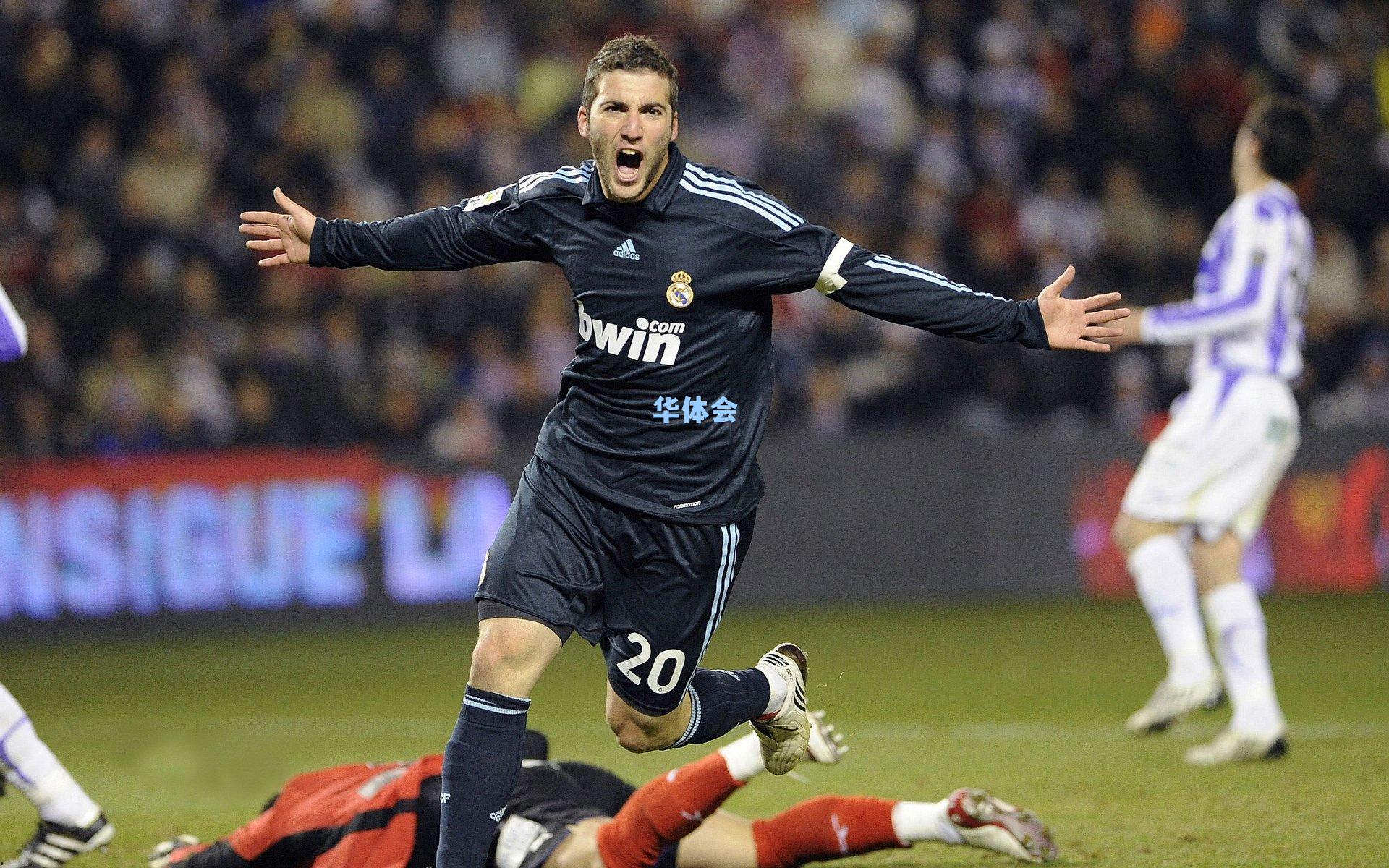 凯塞多专访，远渡英伦的足球征途，父亲那句去射门成永恒动力