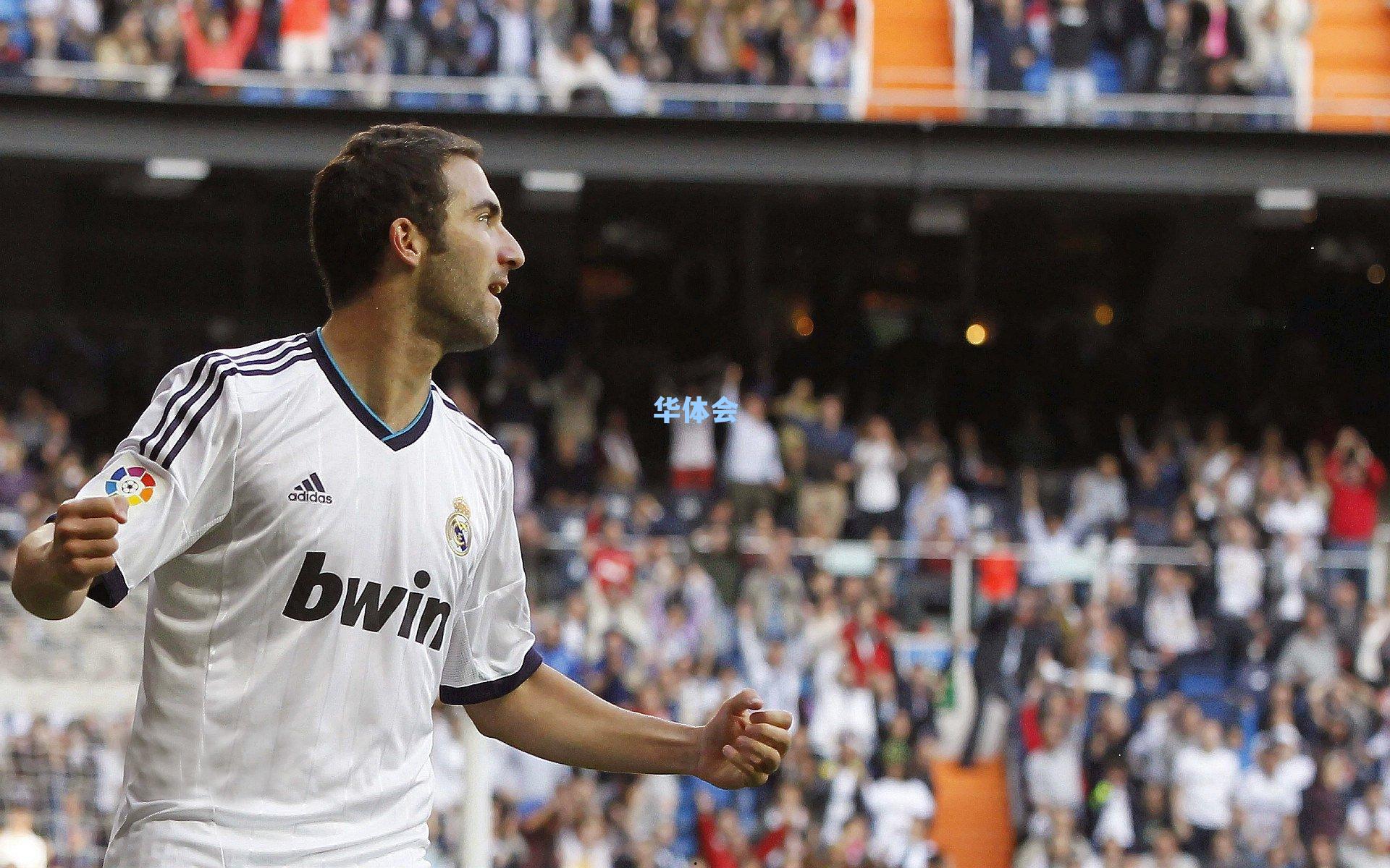 奥纳纳地位稳固,拉芒潜在加盟难撼曼联门将短期布局